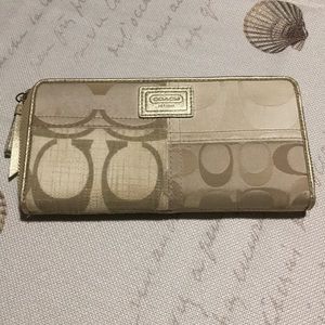 Coach wallet. Excellent condition.